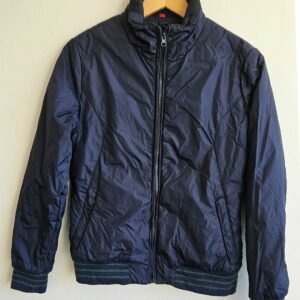 CHAQUETA LIGERA NEGRA ESTILO BOMBER BÁSICA