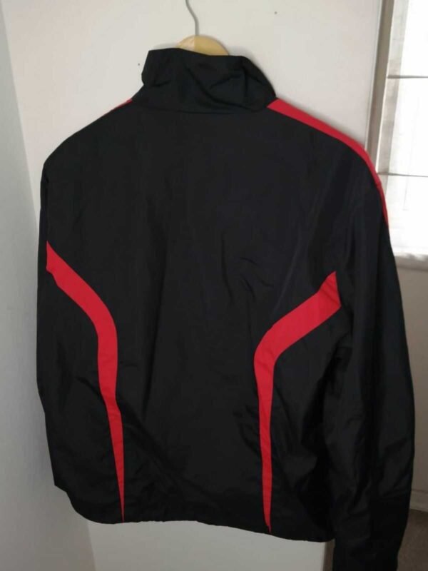 2-CHAQUETA DEPORTIVA HOMBRE DISEÑO CLÁSICO