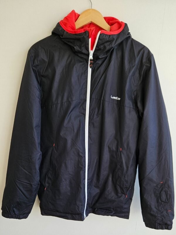 CHAQUETA CORTAVIENTO WEDZE NEGRO CON GORRO
