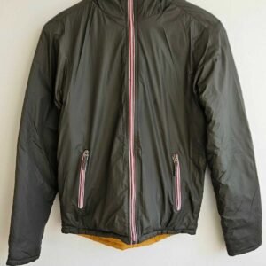 CHAQUETA HOMBRE CORTAVIENTO VERDE CON GORRO