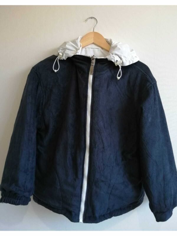 CHAQUETA CORTAVIENTO REVERSIBLE HOMBRE BLANCA Y AZUL CON GORRO - Imagen 3